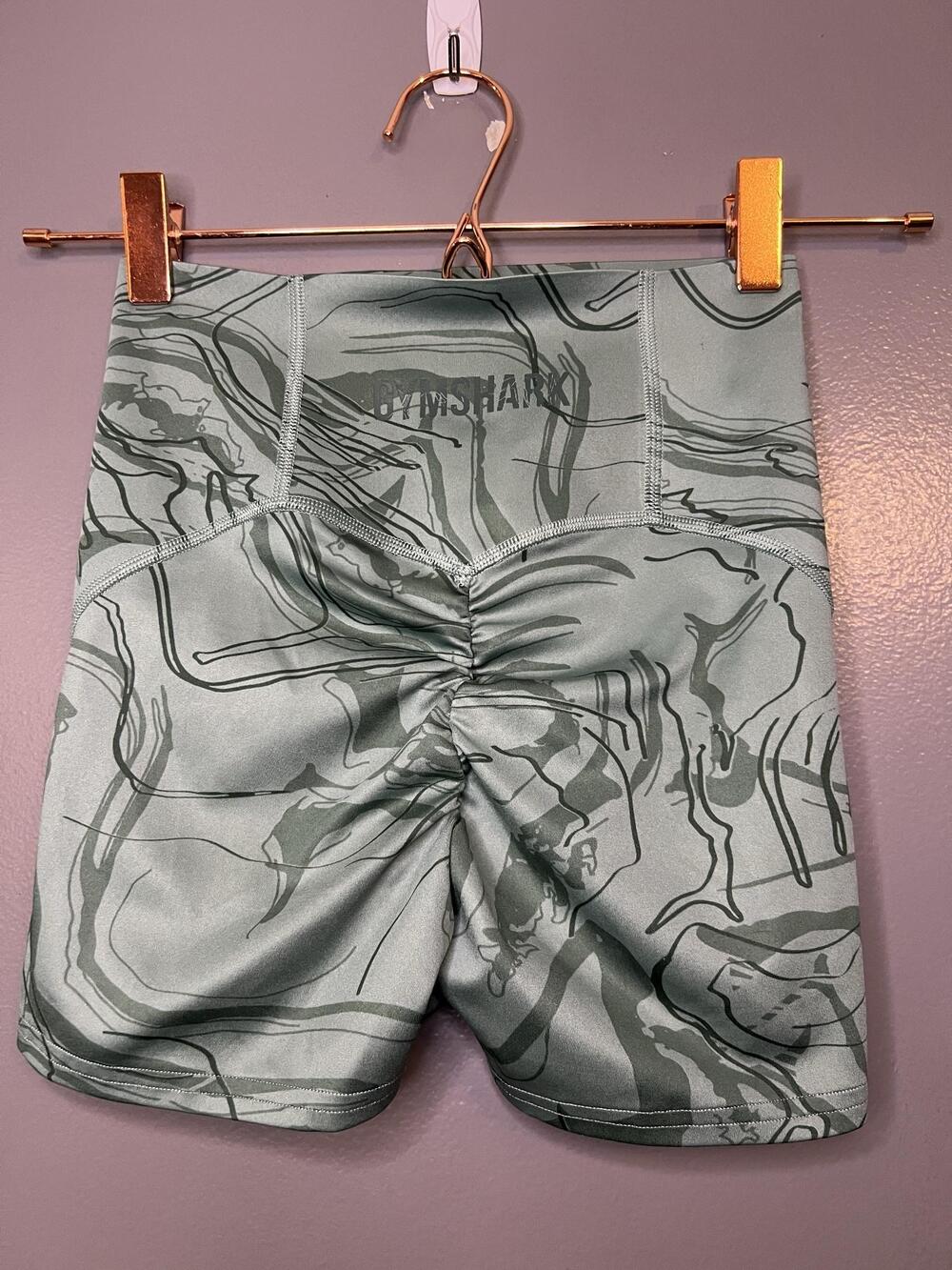 Gymshark Biker Shorts Womens XS Green Camo Scrunch Butt Athletic Gym